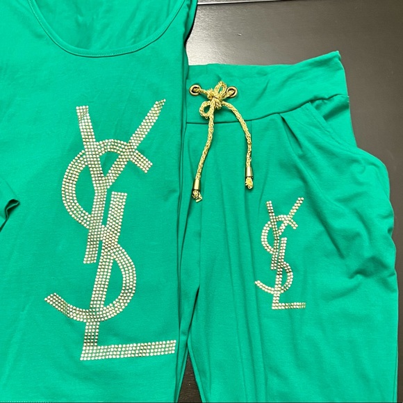 Green and gold monogram set - Picture 2 of 9